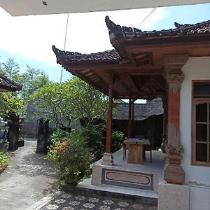 Jimbaran House Hostal Exterior photo